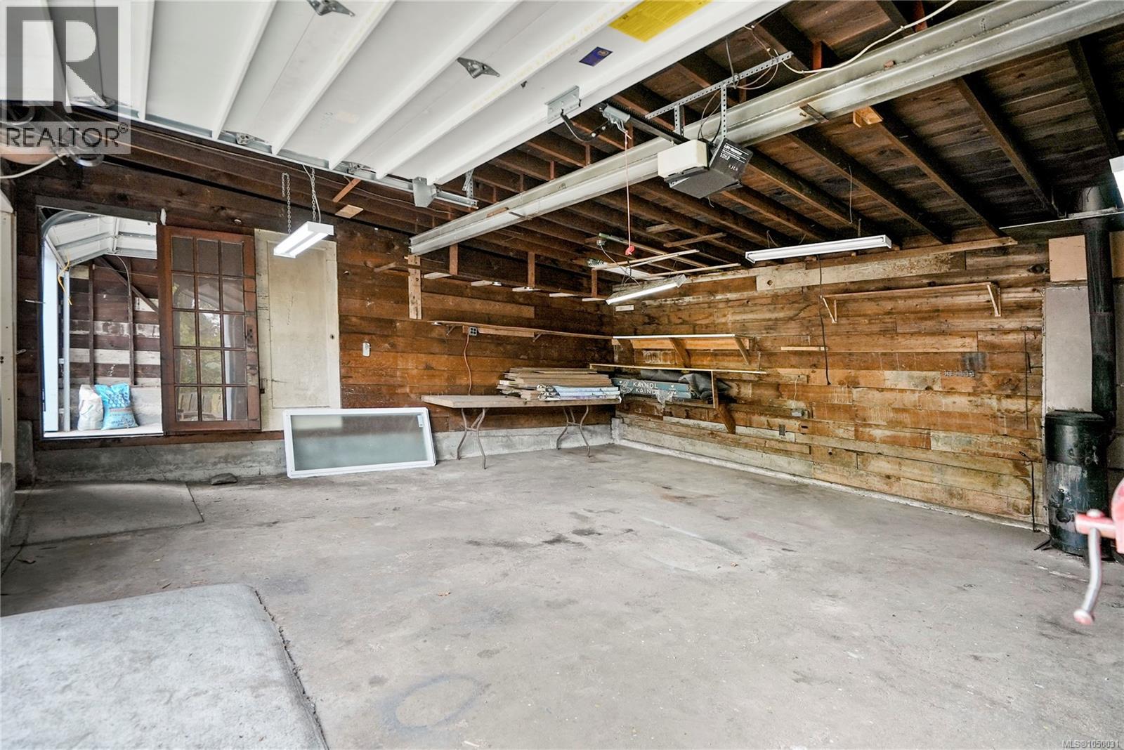 552 Davida Ave
