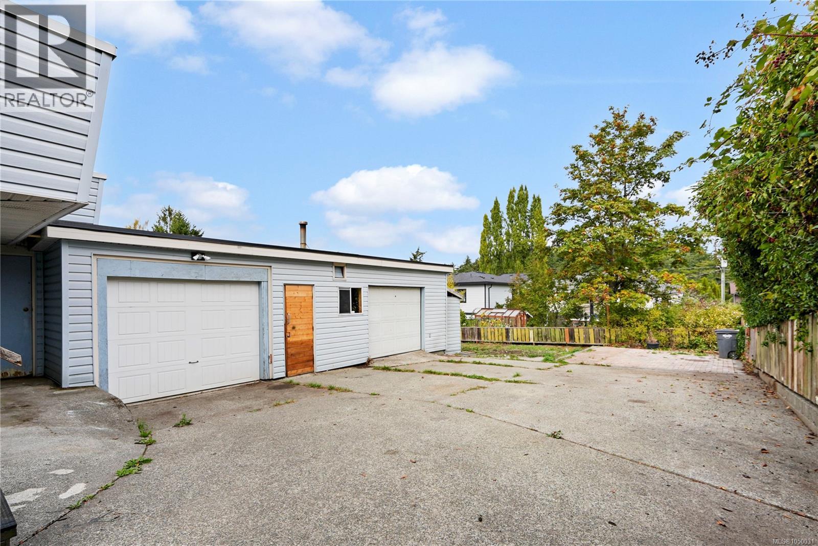 552 Davida Ave
