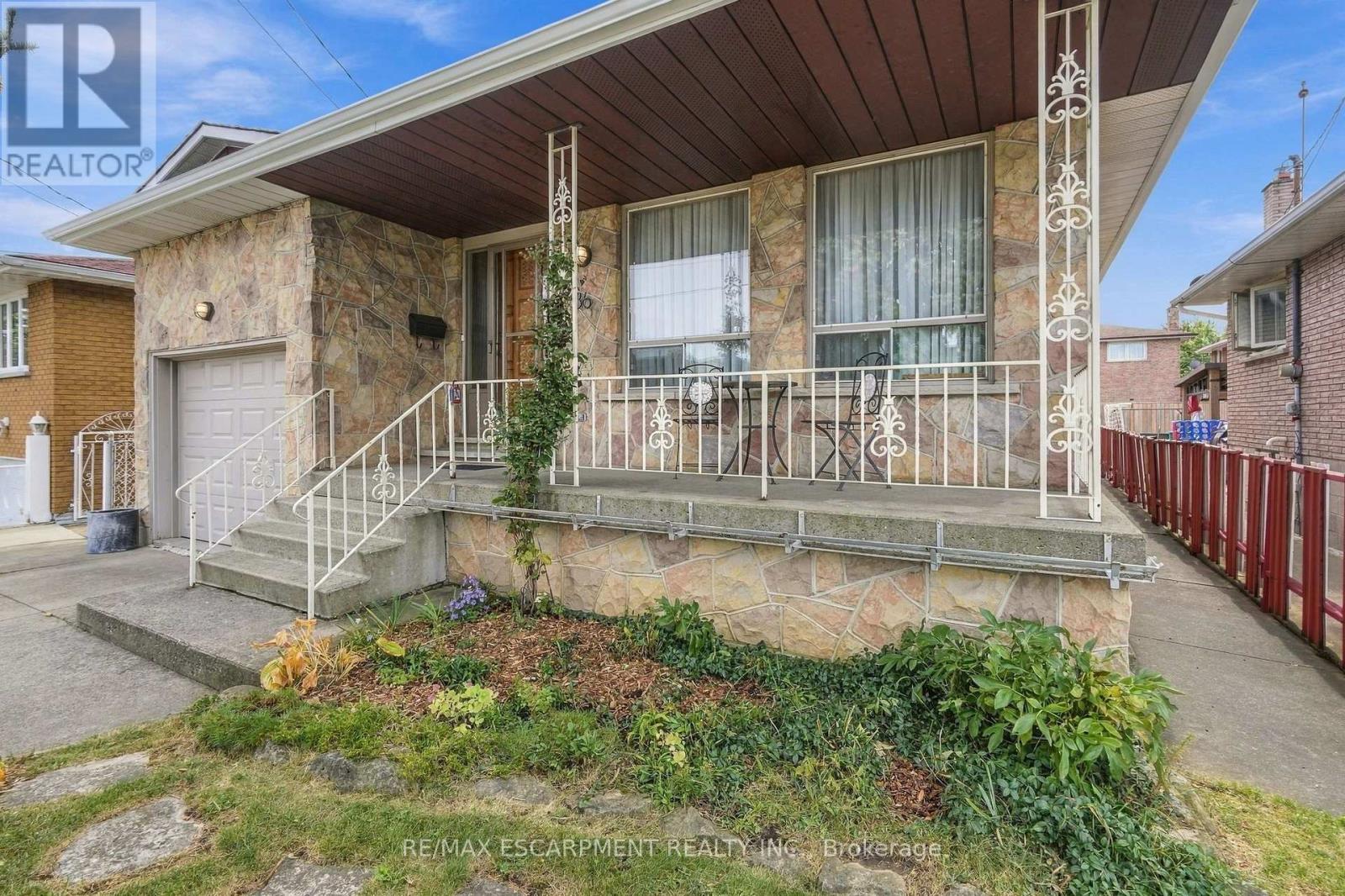 36 Algonquin Court, Hamilton, Ontario  L8T 4T3 - Photo 2 - X13869000