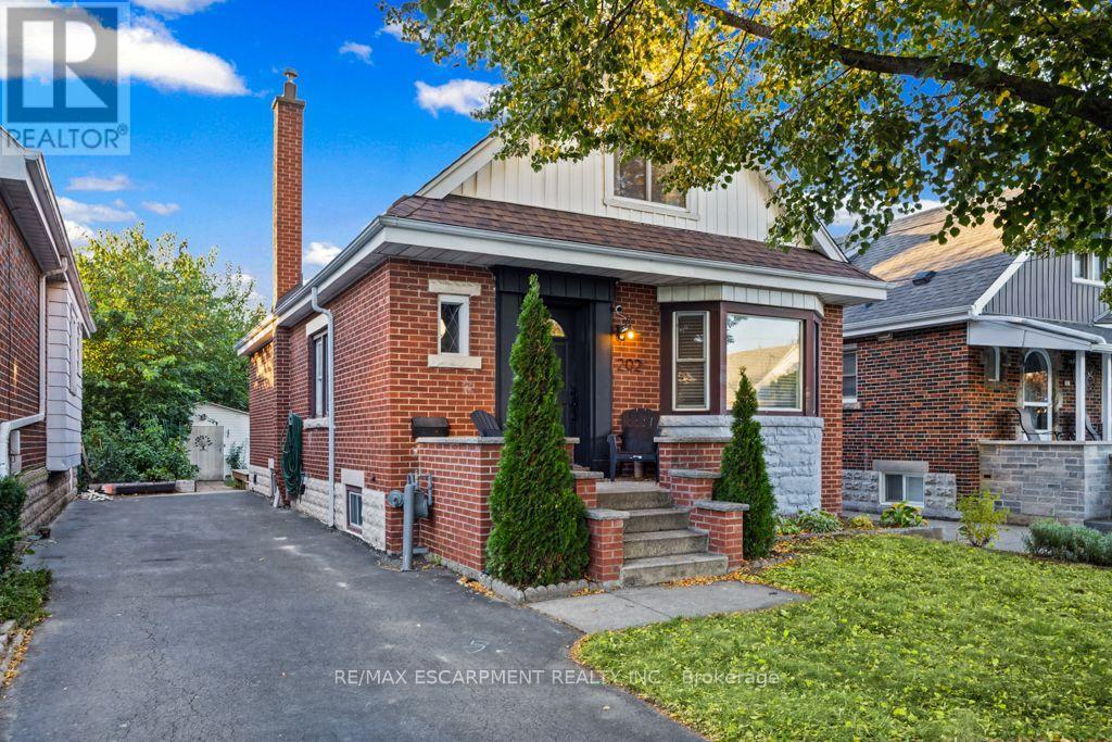 202 Huxley Avenue S, Hamilton, Ontario  L8K 2R3 - Photo 1 - X13869026