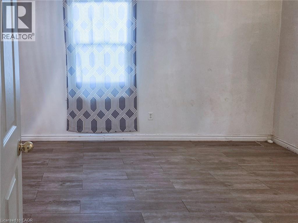212 Niagara Street, St. Catharines, Ontario  L2M 4V4 - Photo 8 - 40869573