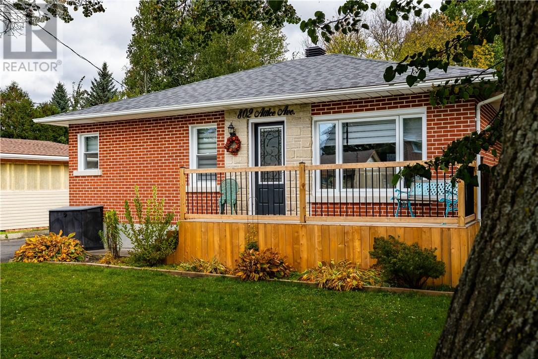 802 Attlee Avenue, Sudbury, Ontario  P3A 3H6 - Photo 3 - 2130789