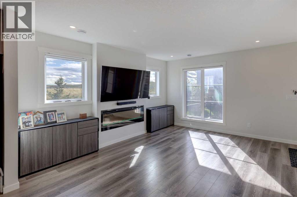 319, 260 Rowley Way NW