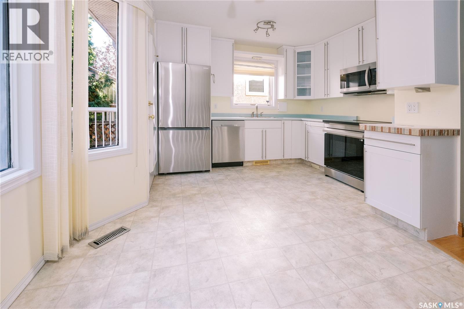 939 Haslam Crescent, Saskatoon, Saskatchewan  S7S 1C8 - Photo 3 - SK050520