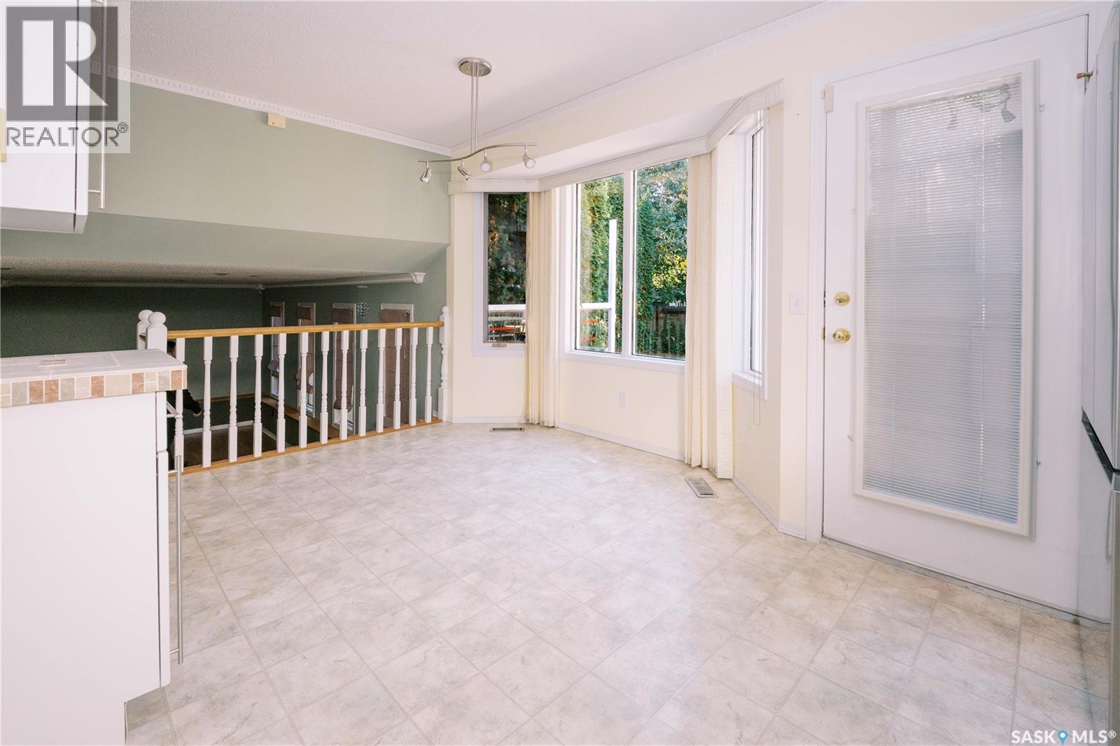939 Haslam Crescent, Saskatoon, Saskatchewan  S7S 1C8 - Photo 6 - SK050520