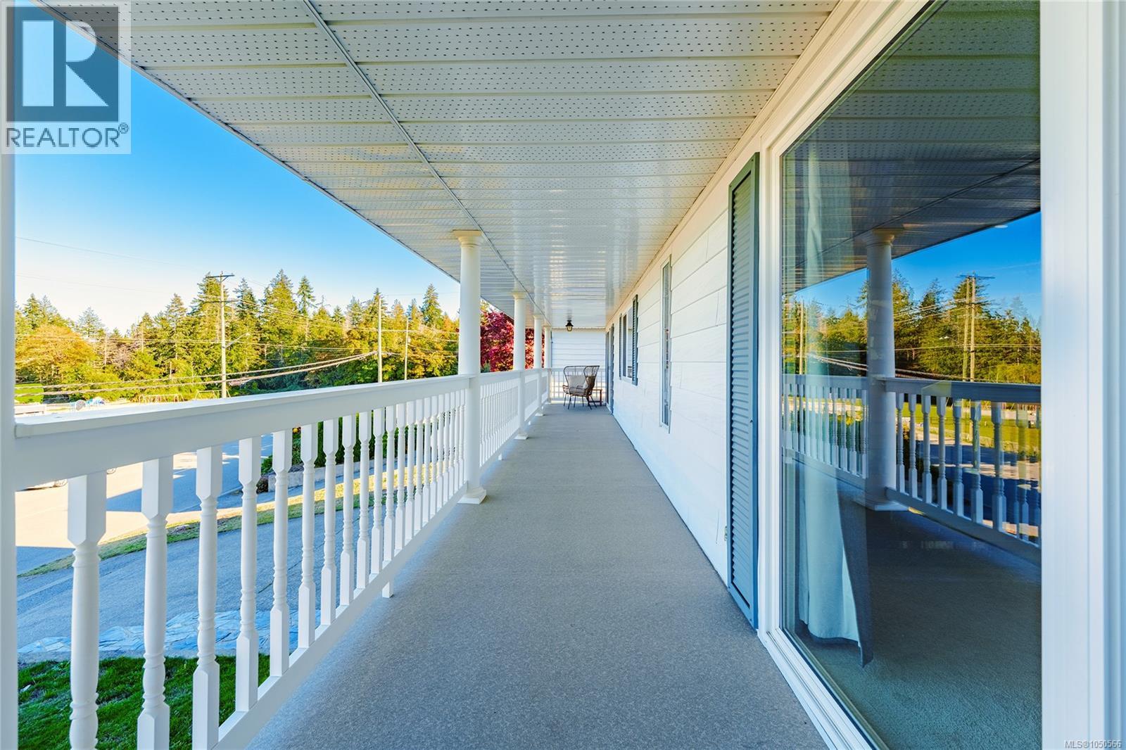 438 Davis Rd