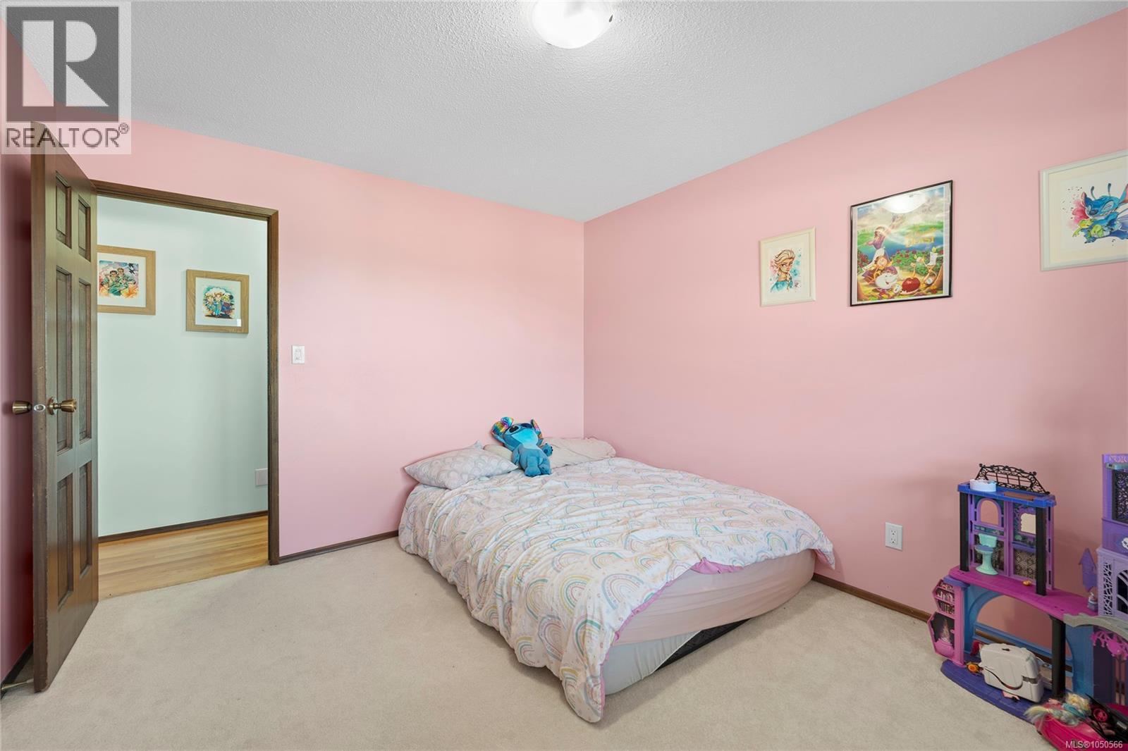 438 Davis Rd