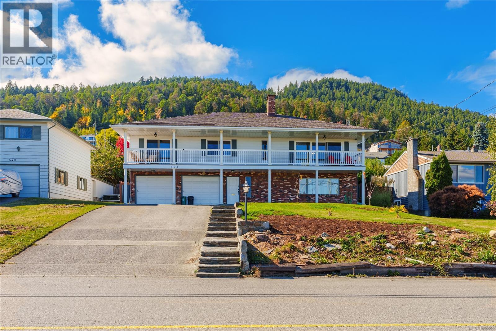 438 Davis Rd