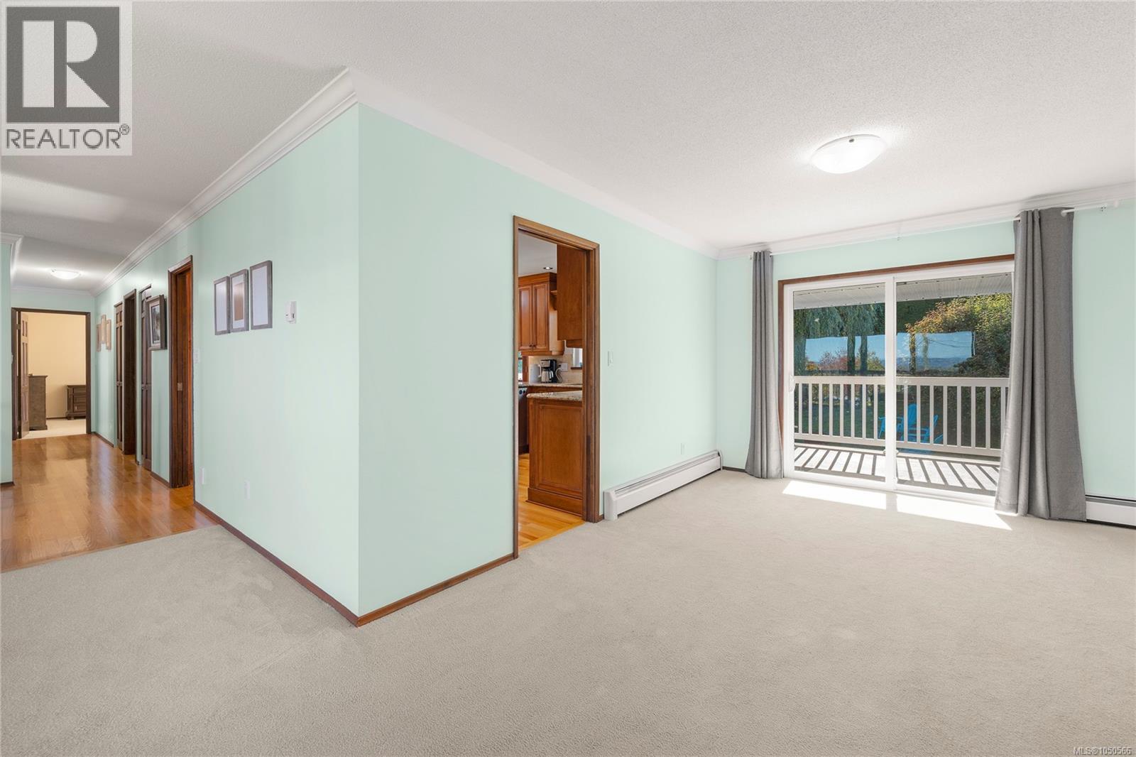 438 Davis Rd