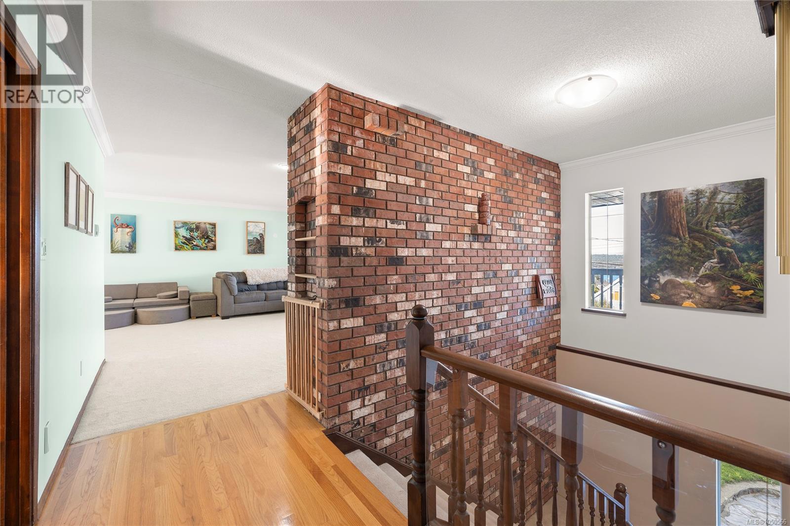 438 Davis Rd