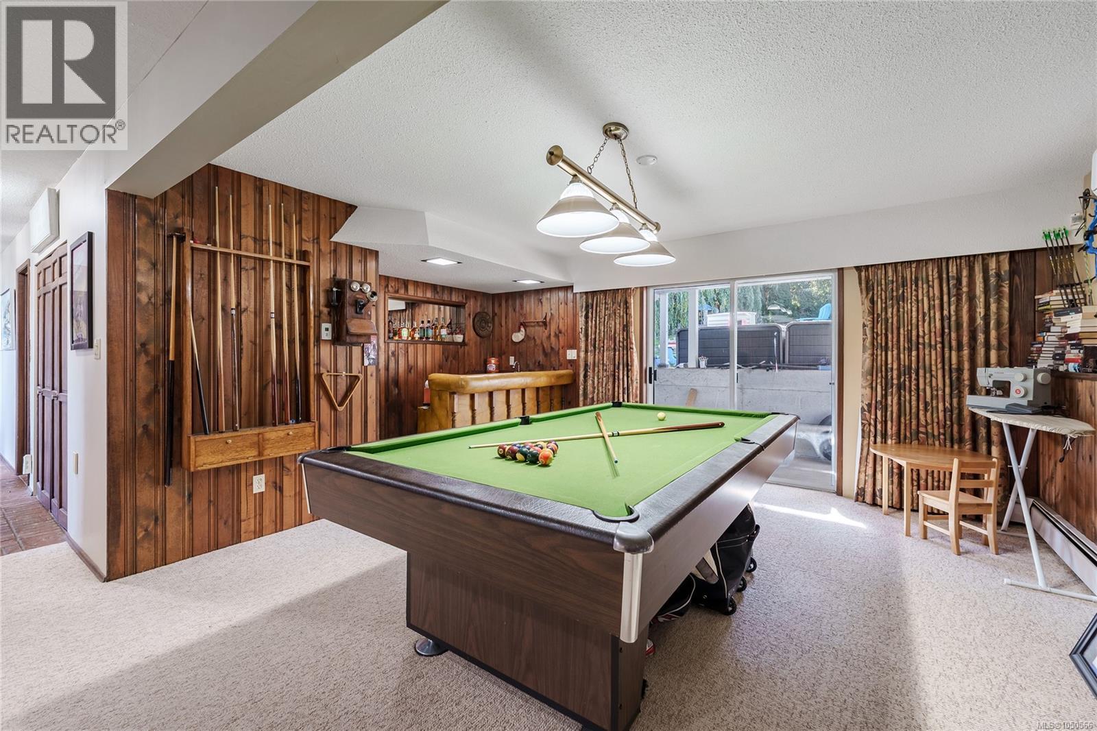 438 Davis Rd
