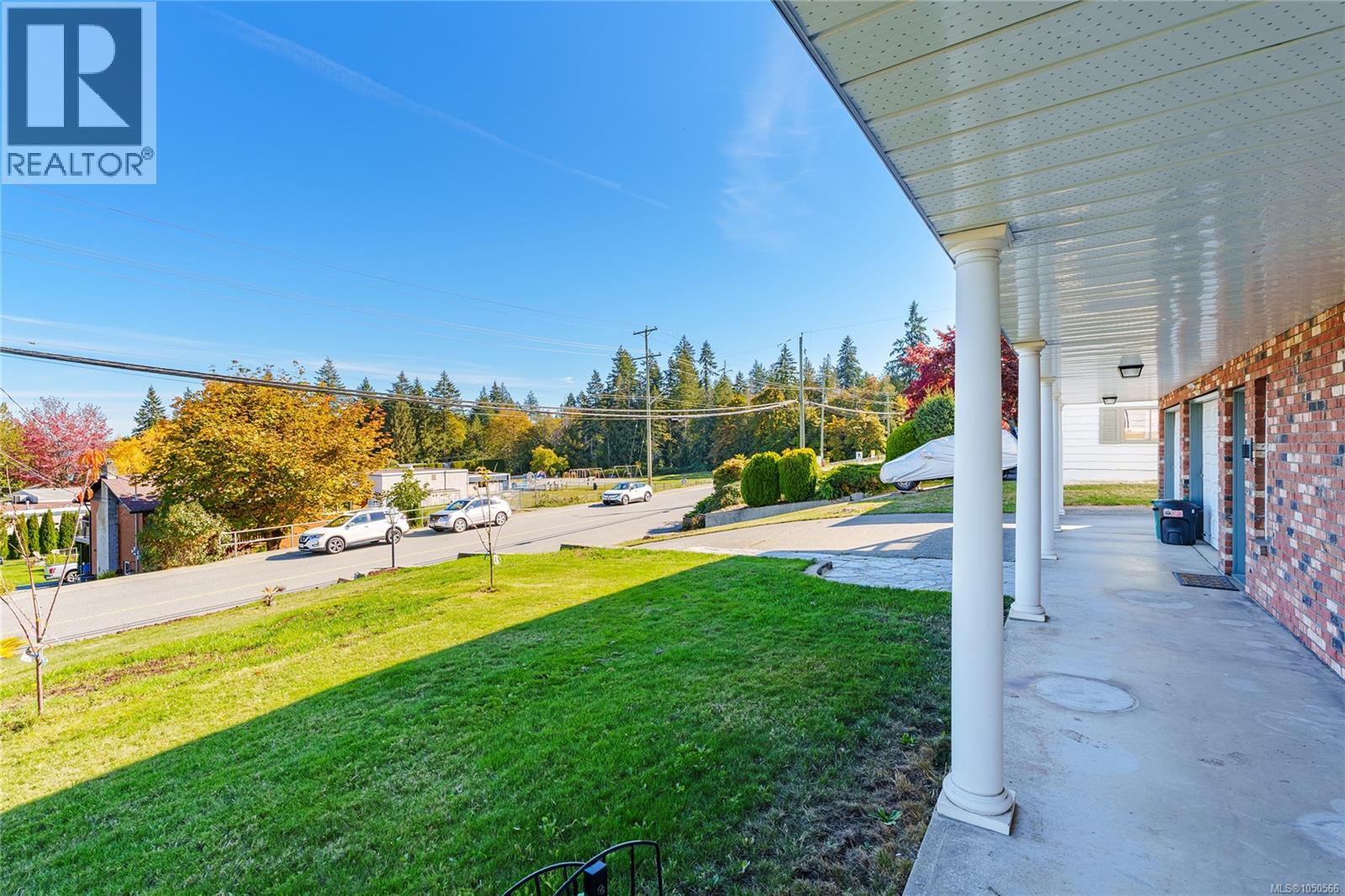 438 Davis Rd