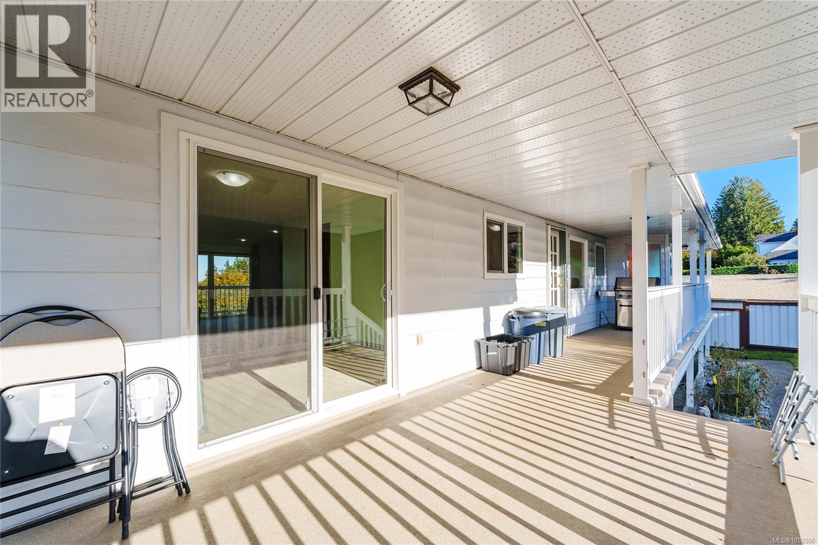 438 Davis Rd