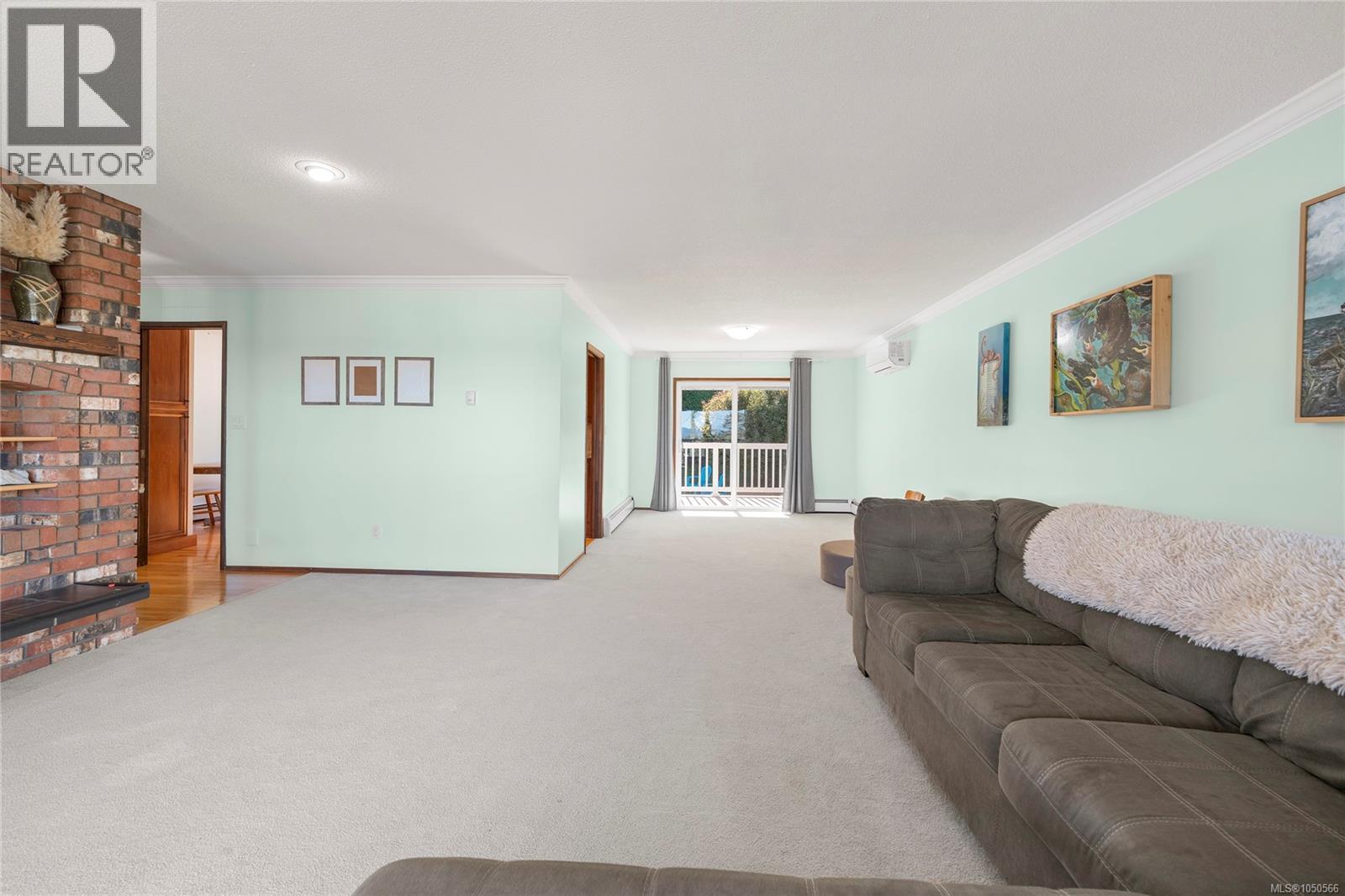 438 Davis Rd