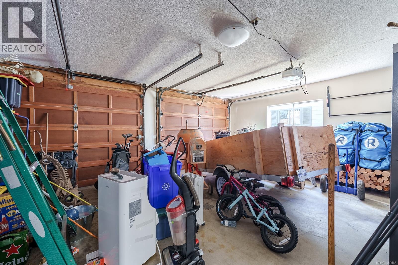 438 Davis Rd