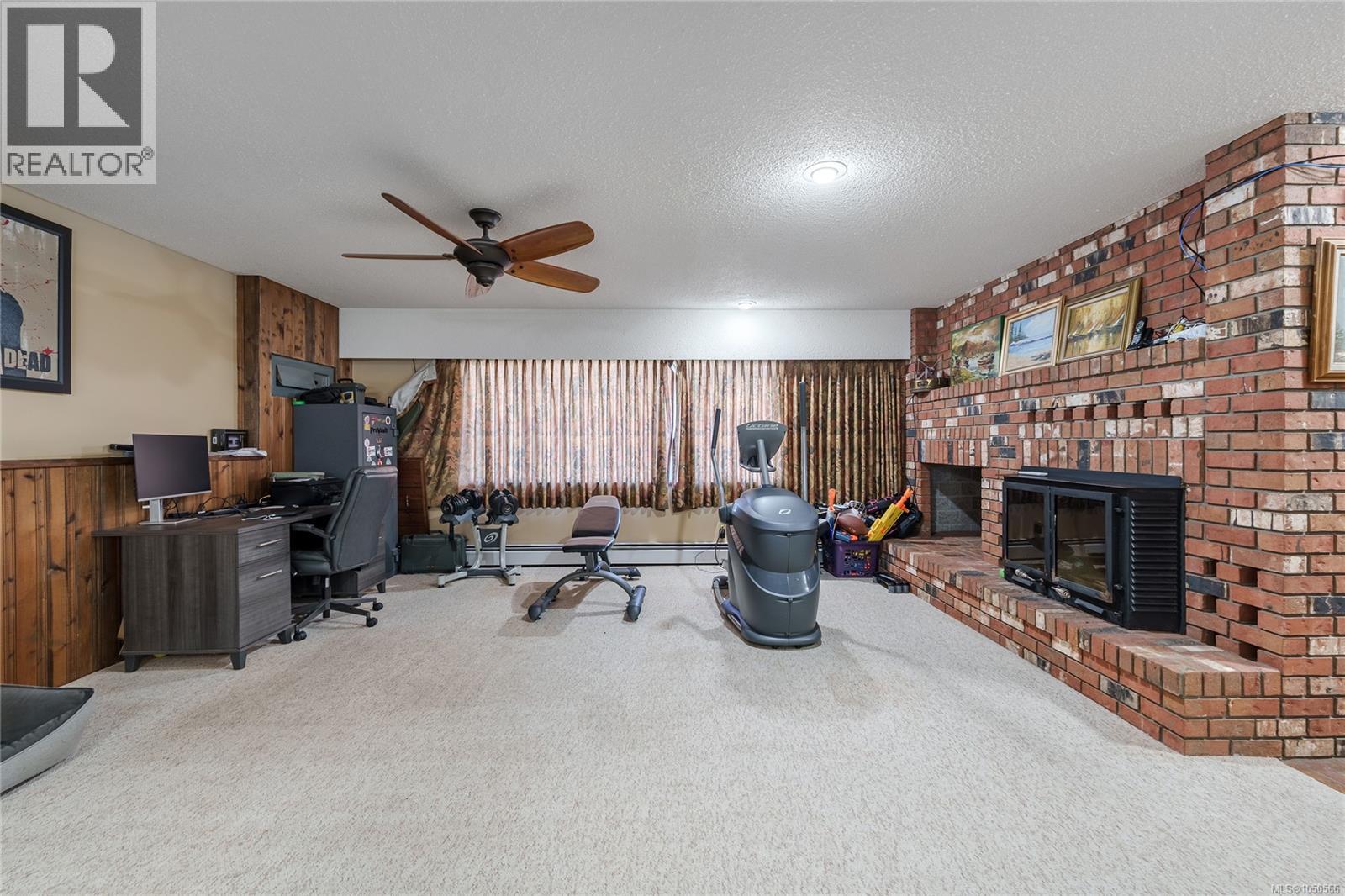 438 Davis Rd