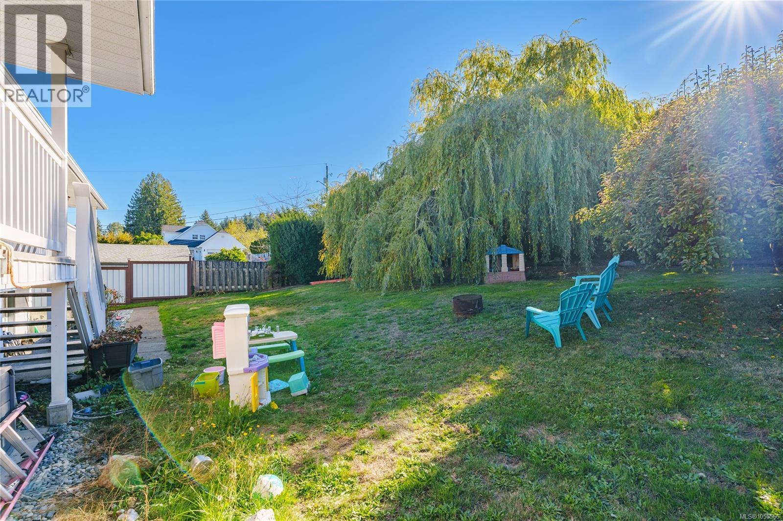 438 Davis Rd