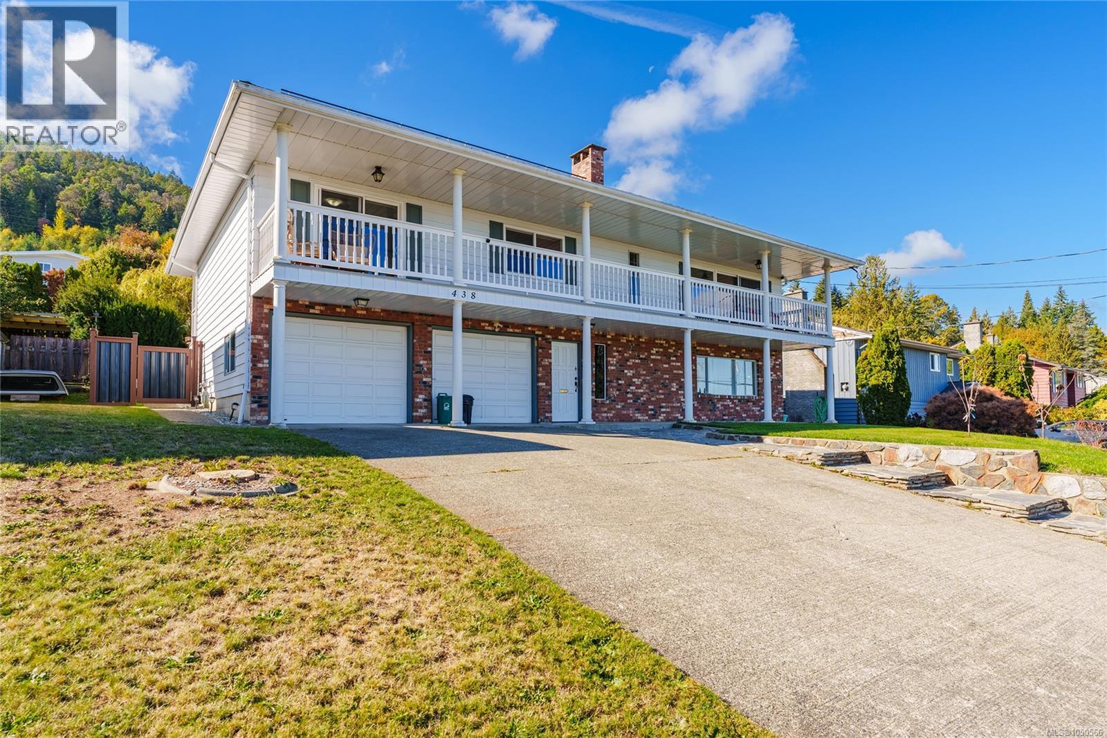 438 Davis Rd
