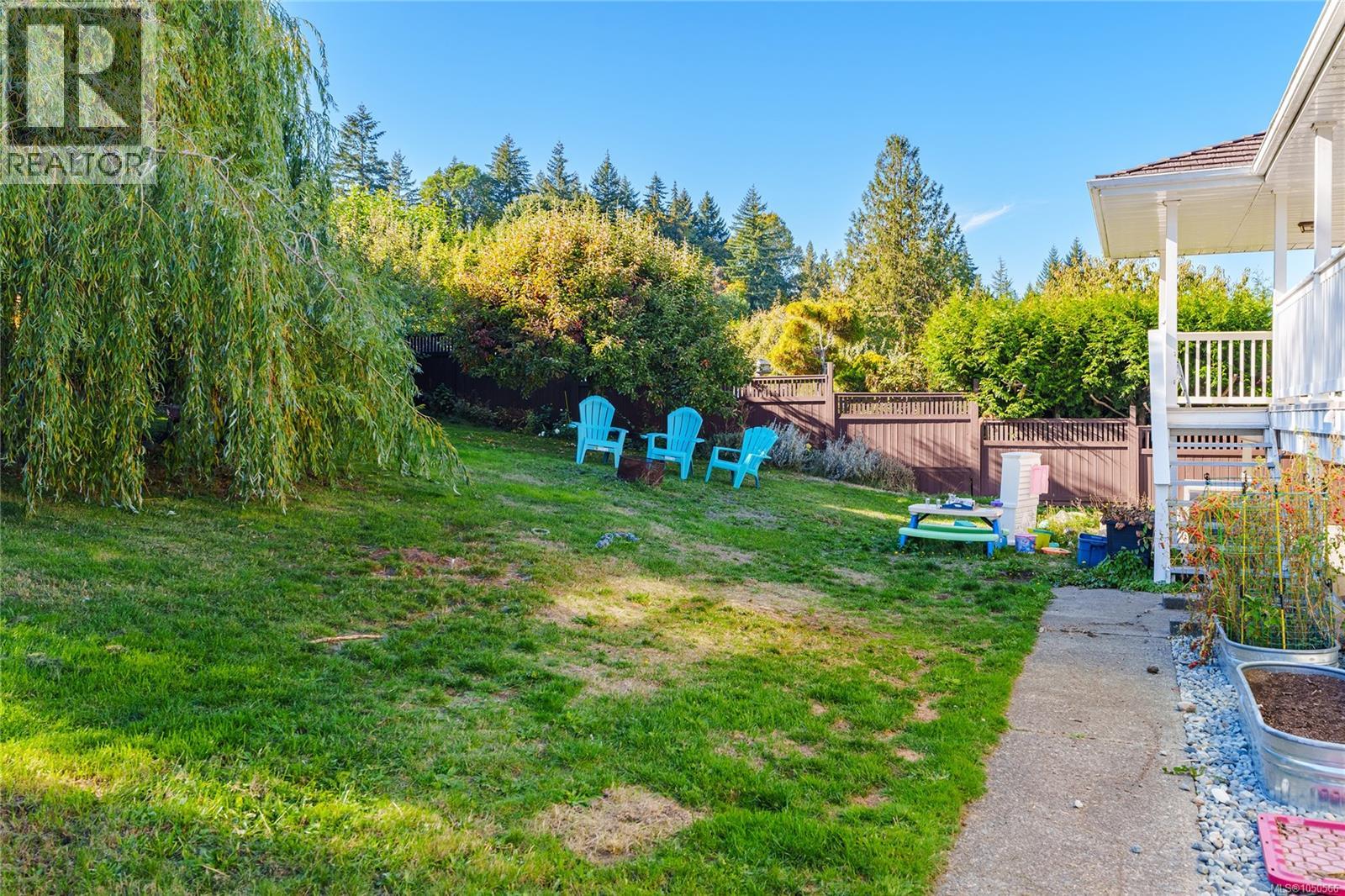 438 Davis Rd