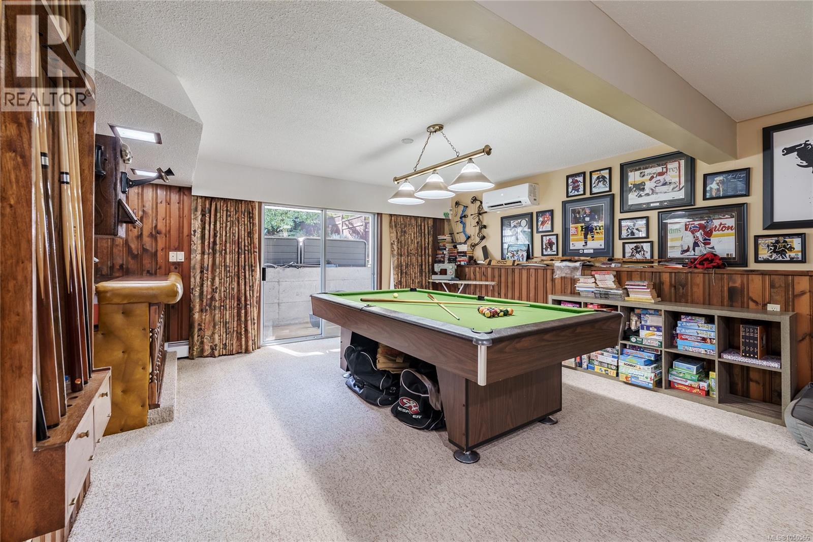 438 Davis Rd