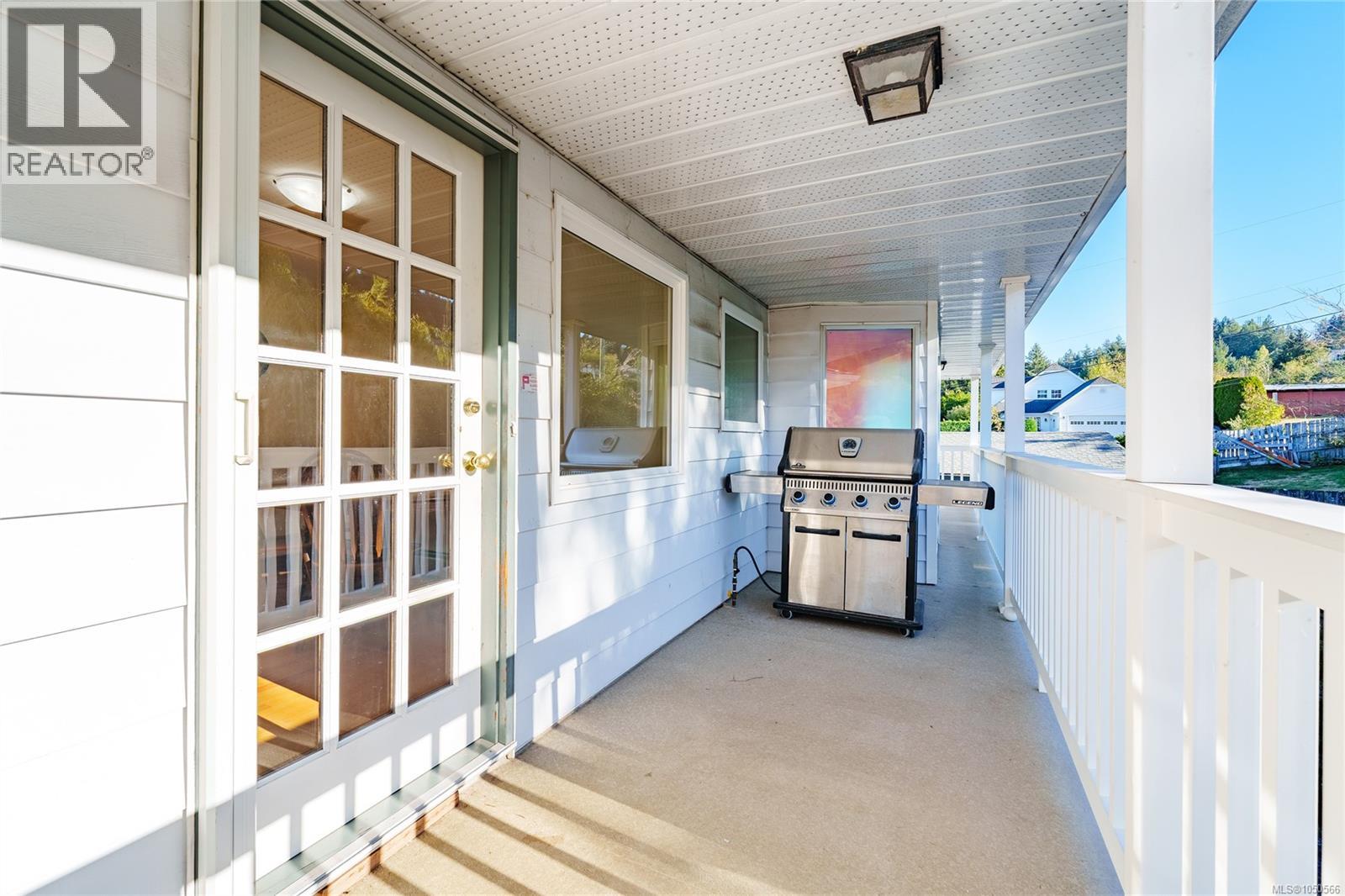 438 Davis Rd