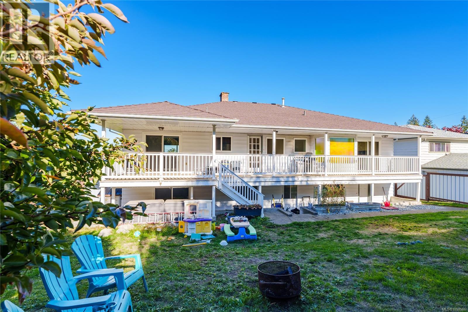 438 Davis Rd