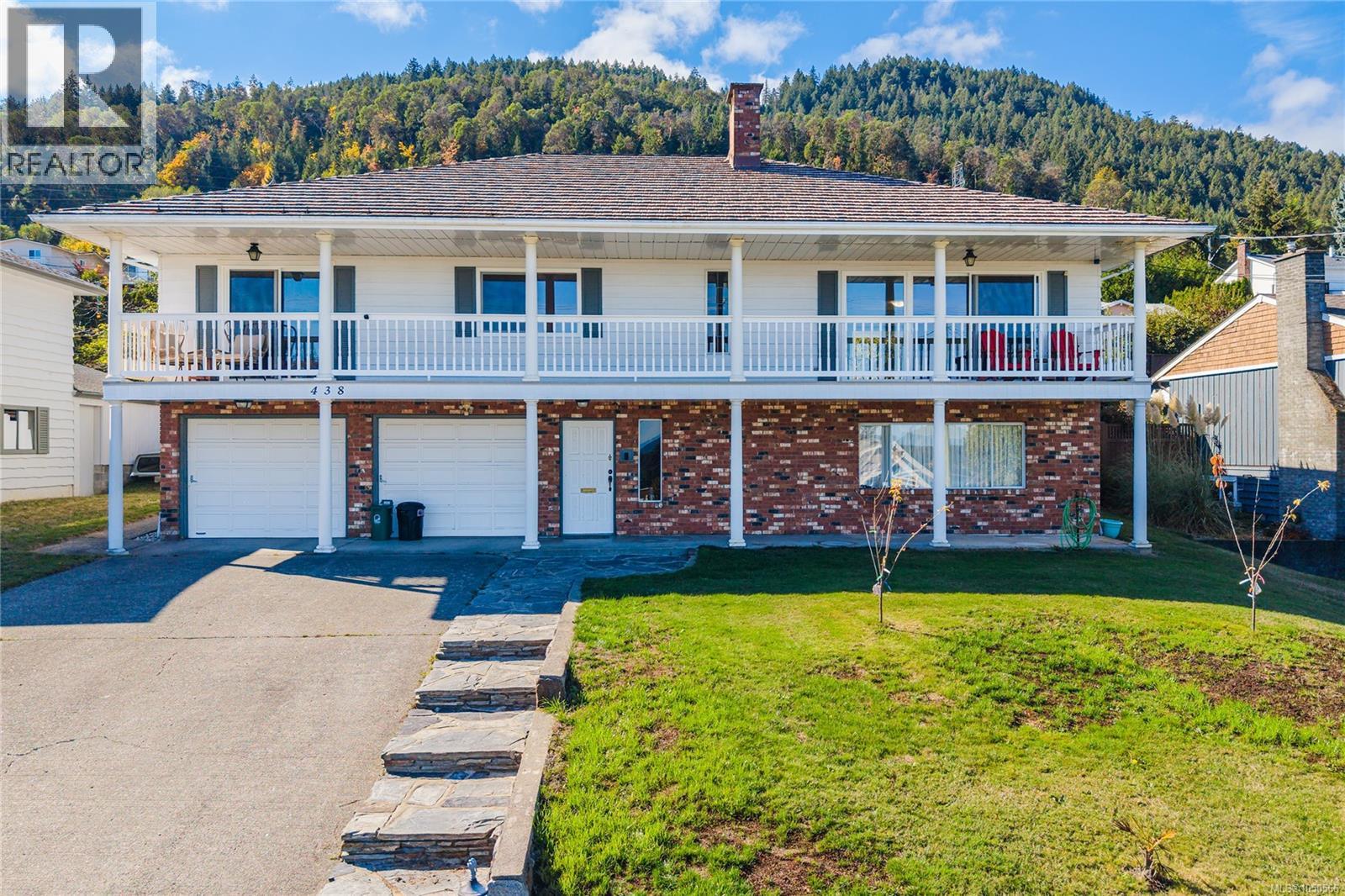 438 Davis Rd