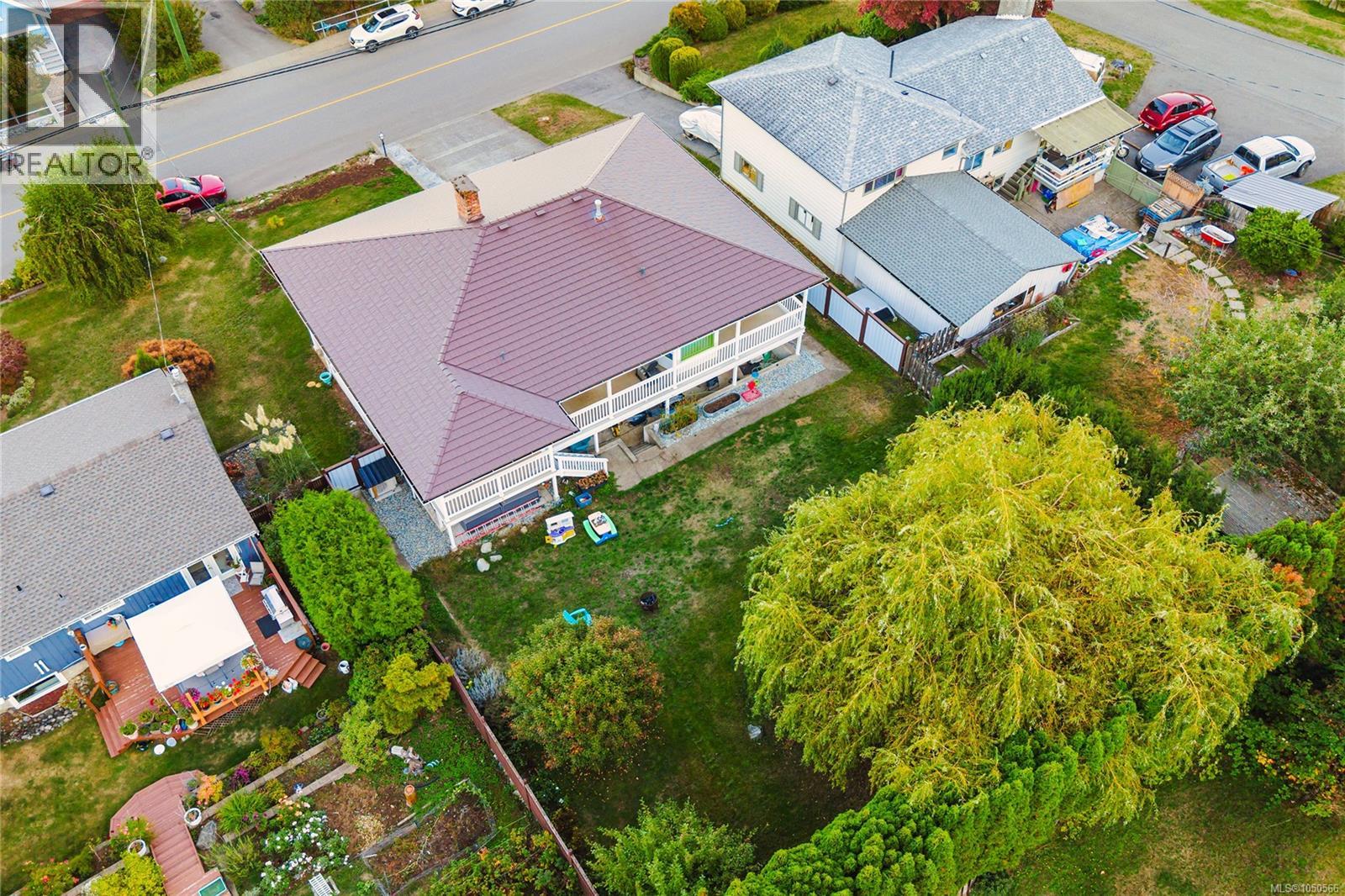 438 Davis Rd