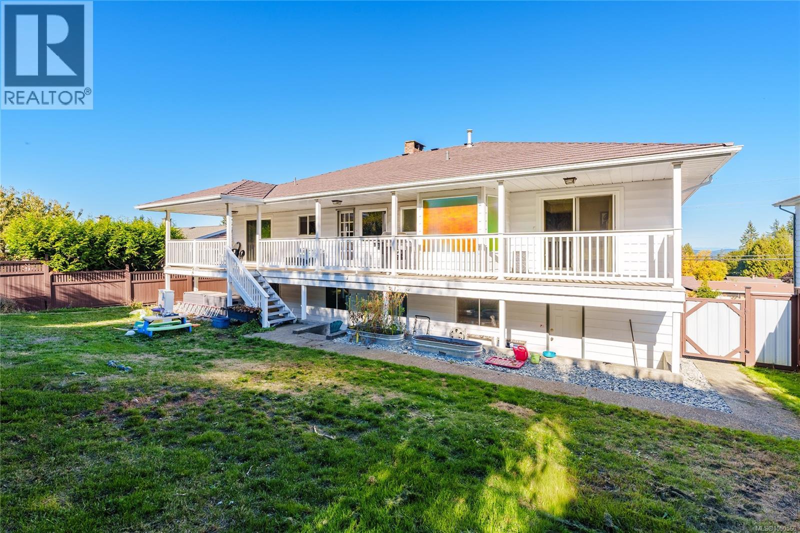 438 Davis Rd