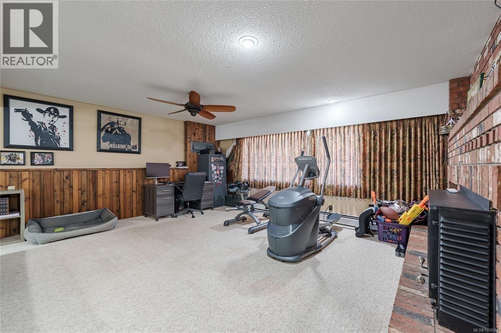 438 Davis Rd