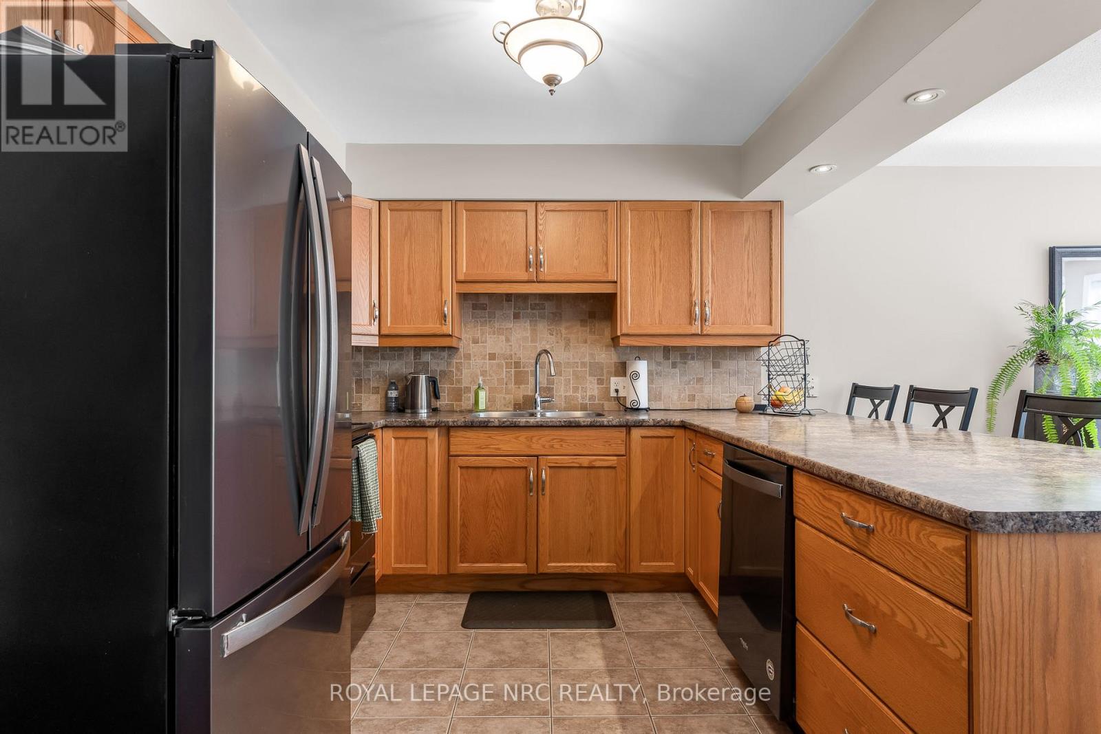 31 Thorold Road E, Welland, Ontario  L3C 3T3 - Photo 8 - X13869146