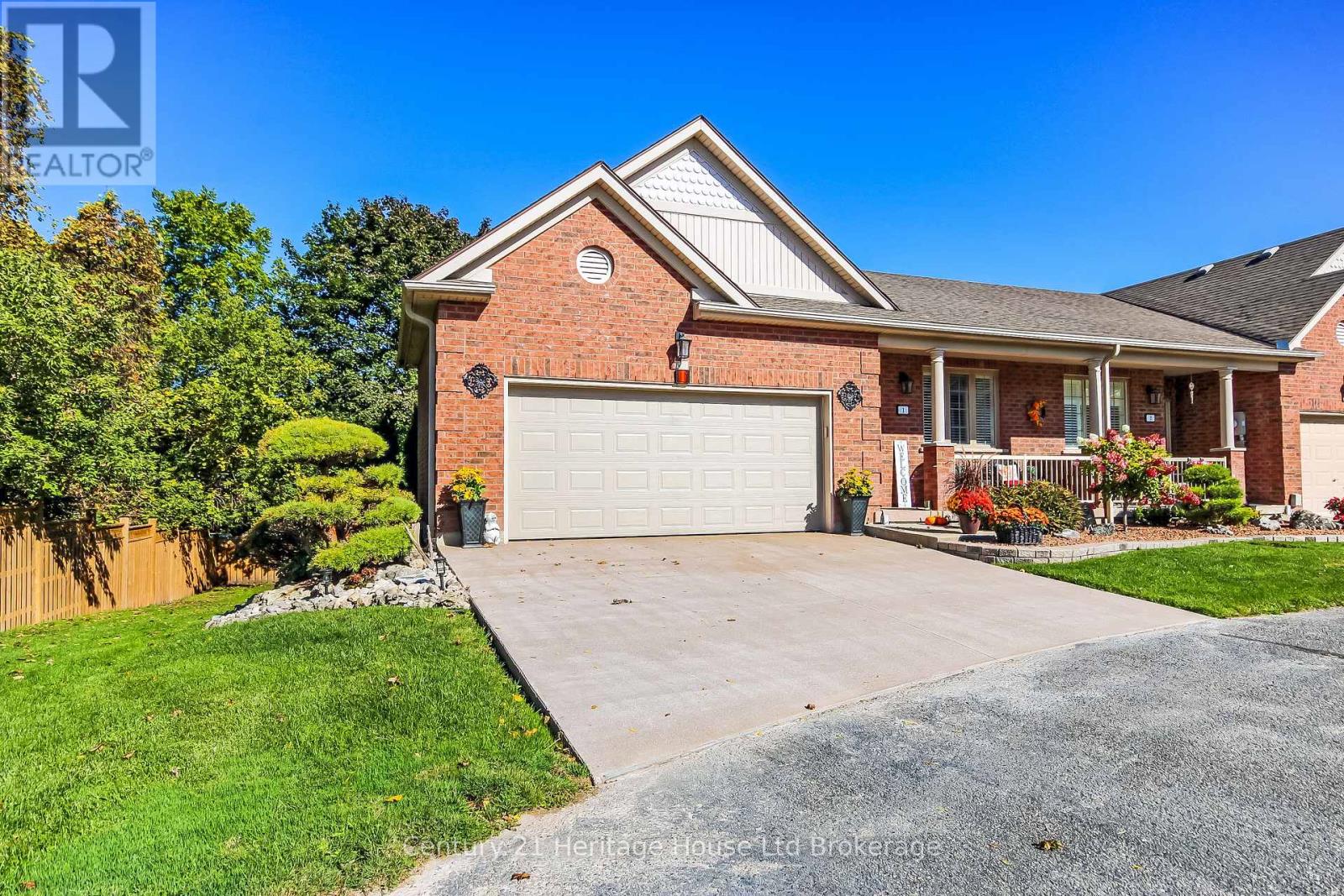 1 - 19 Anderson Street, Woodstock, Ontario N4S 9A3 - Photo 2 - X13869084