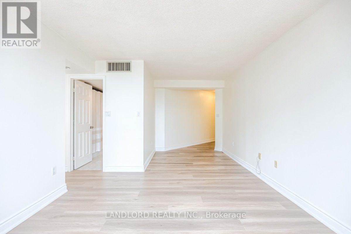 2504 - 5 Concorde Place, Toronto, Ontario  M3C 3M8 - Photo 12 - C13869110