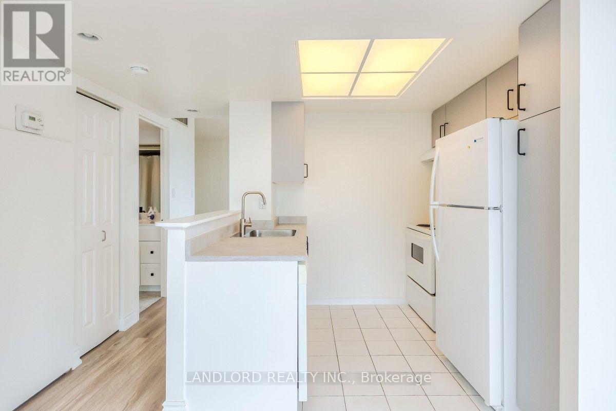 2504 - 5 CONCORDE PLACE