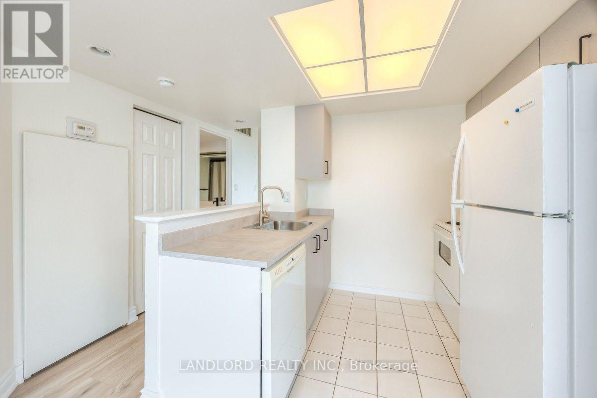2504 - 5 CONCORDE PLACE