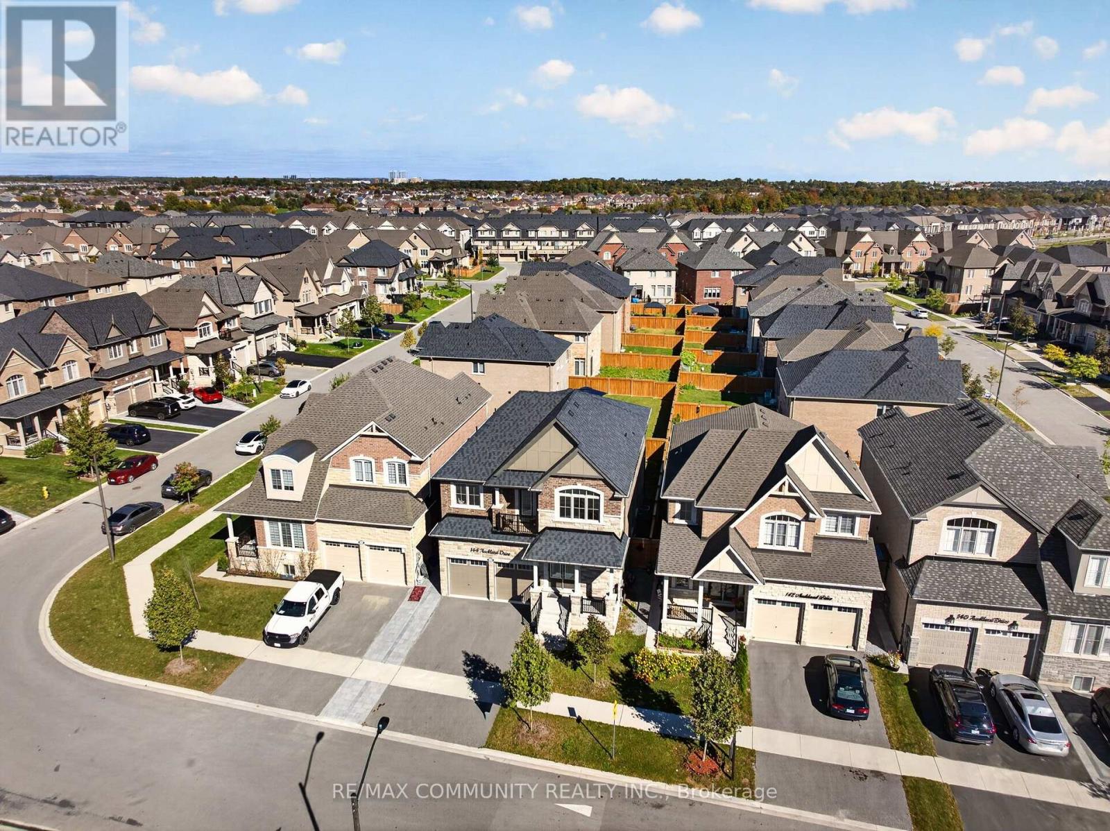 144 Auckland Drive, Whitby, Ontario  L1P 0J2 - Photo 2 - E13869094