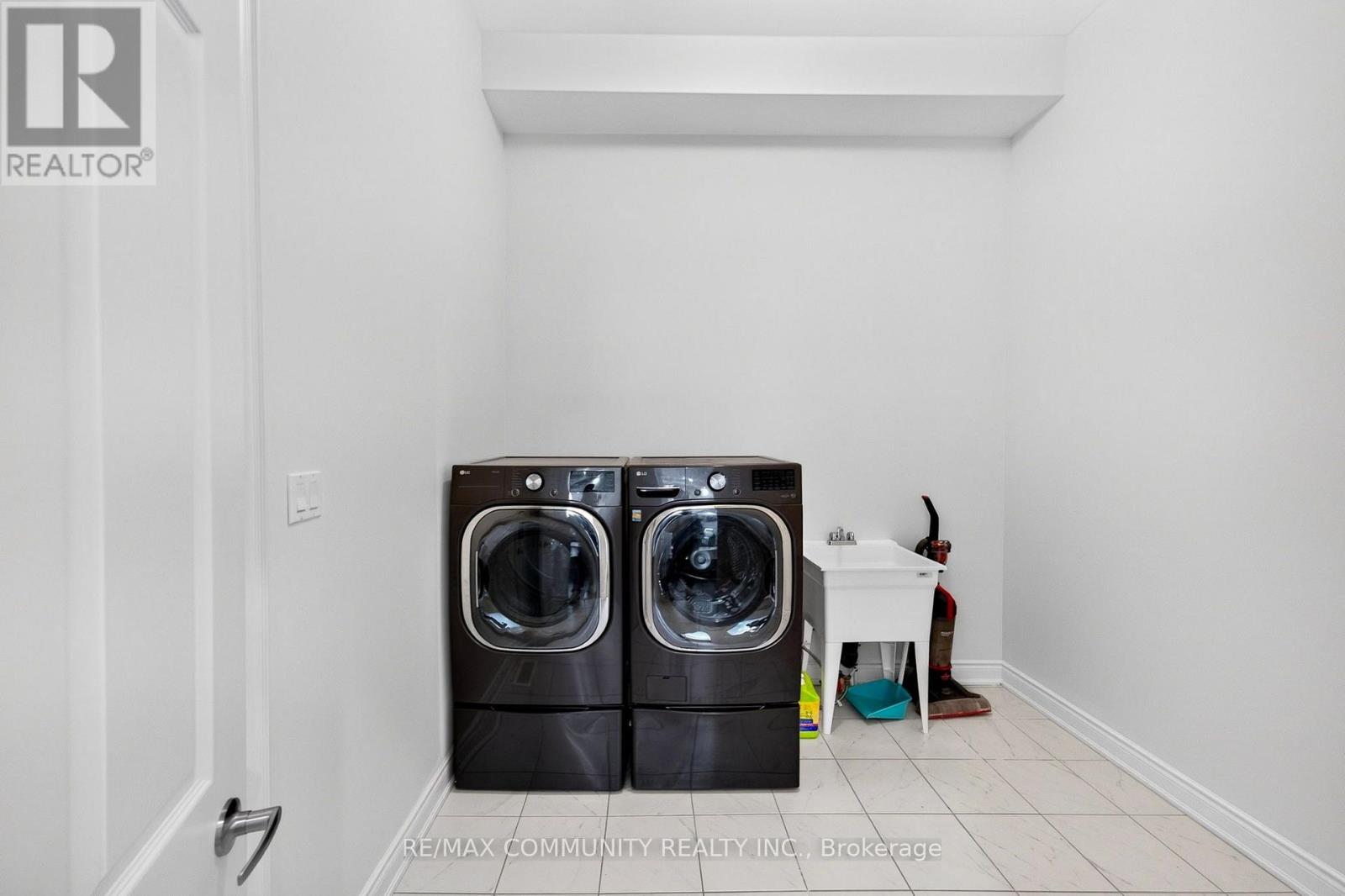 144 Auckland Drive, Whitby, Ontario  L1P 0J2 - Photo 23 - E13869094