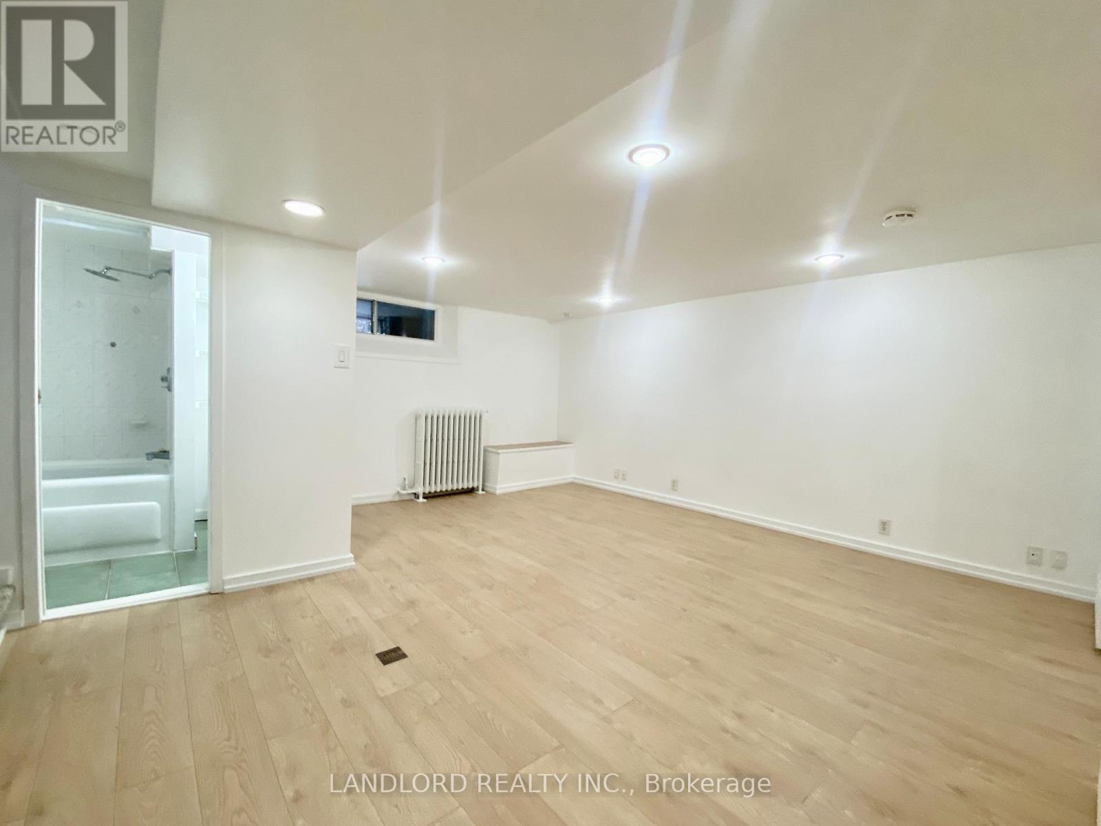 Bsmt - 114 Bellefair Avenue, Toronto, Ontario  M4L 3T8 - Photo 4 - E13869192