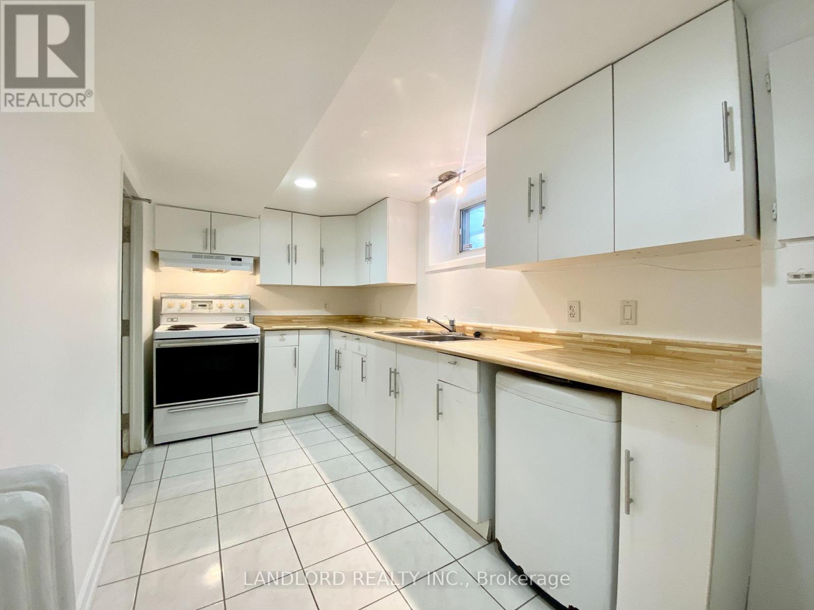 Bsmt - 114 Bellefair Avenue, Toronto, Ontario  M4L 3T8 - Photo 5 - E13869192