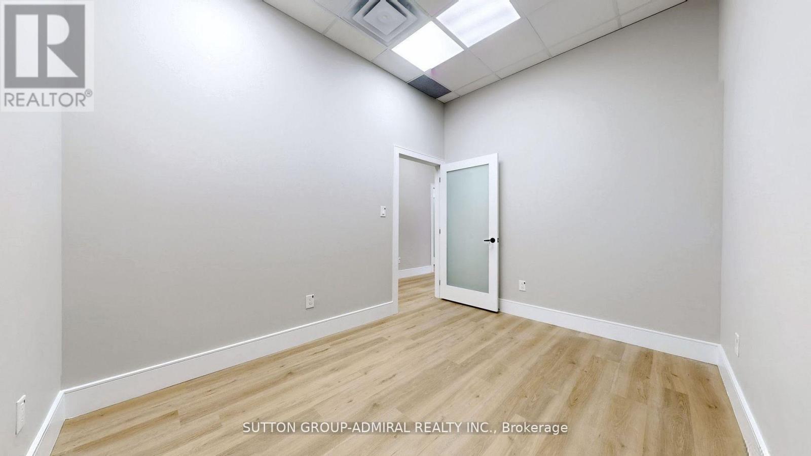 18 And 19 - 800 Petrolia Road, Toronto, Ontario  M3J 3K4 - Photo 5 - W13869178