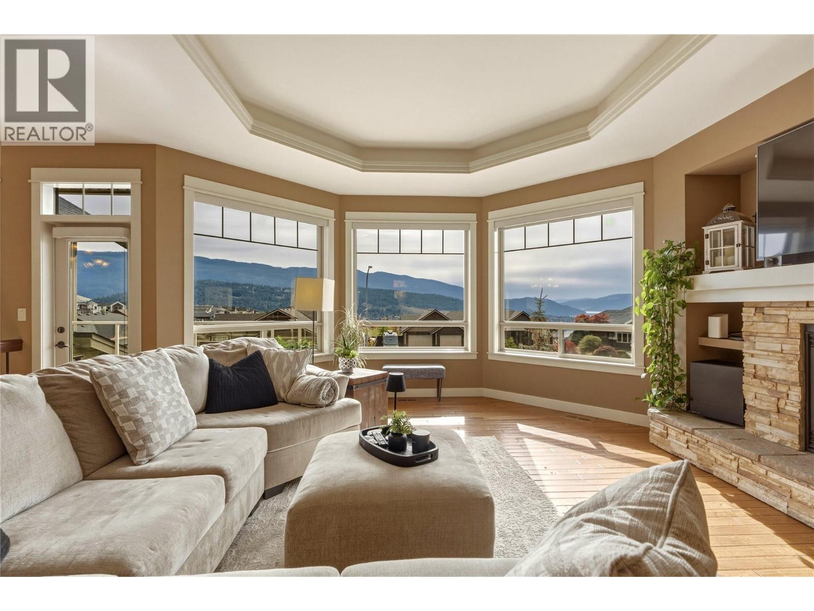 547 Mt. Tanner Place, Coldstream, British Columbia  V1B 4B4 - Photo 9 - 10402332