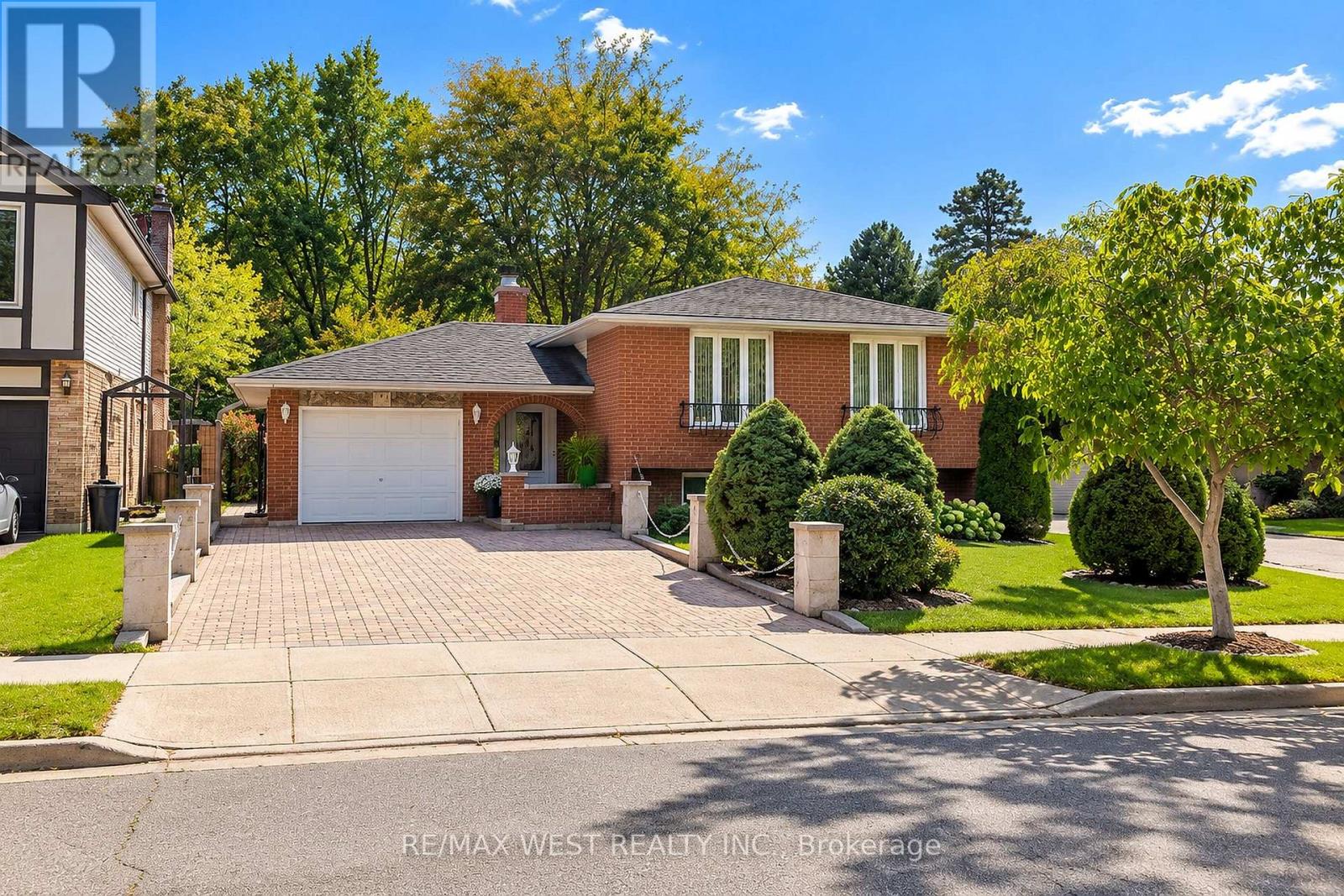 34 GLEN CASTLE DRIVE