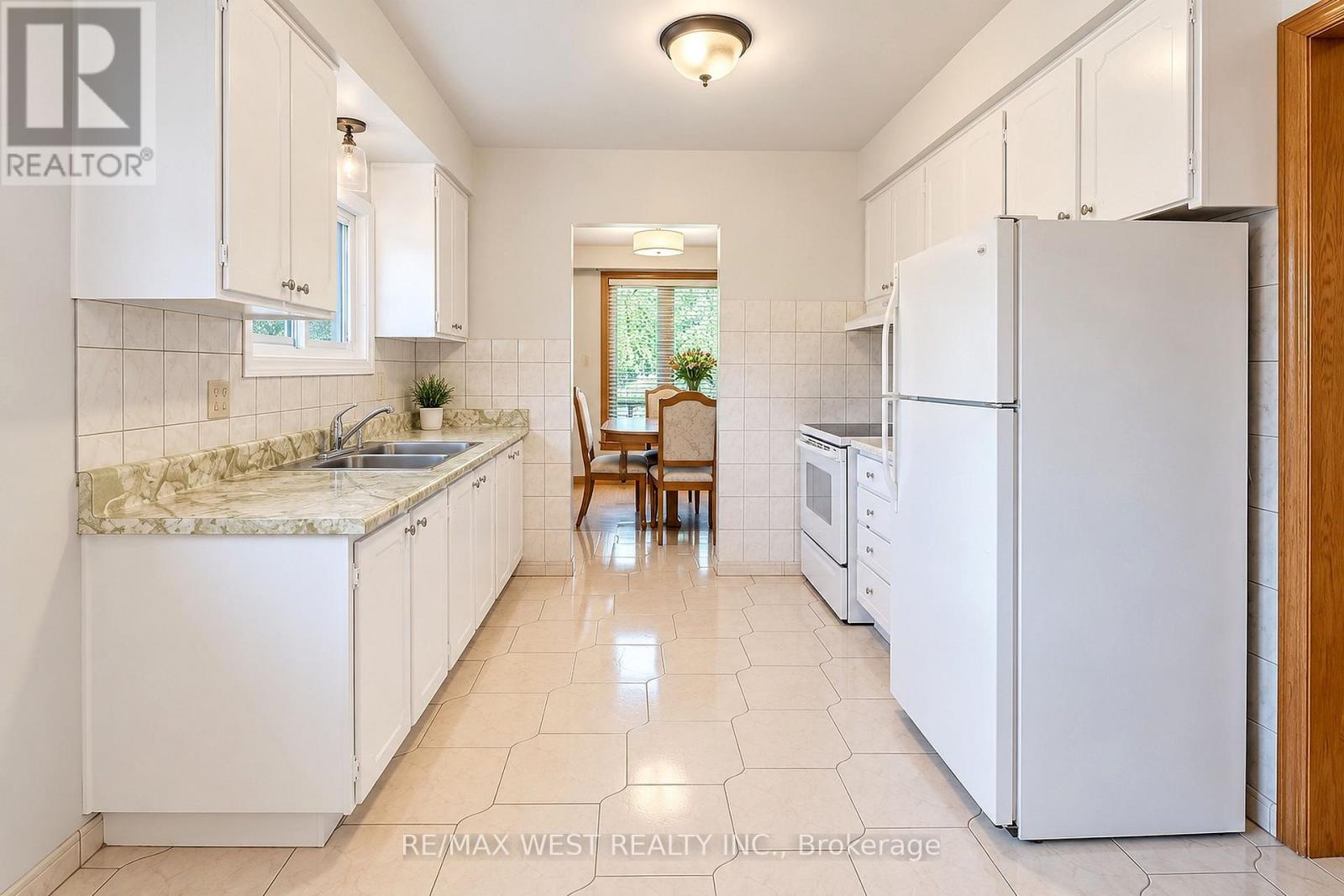 34 Glen Castle Drive, Hamilton, Ontario  L8G 2Z4 - Photo 7 - X13869148