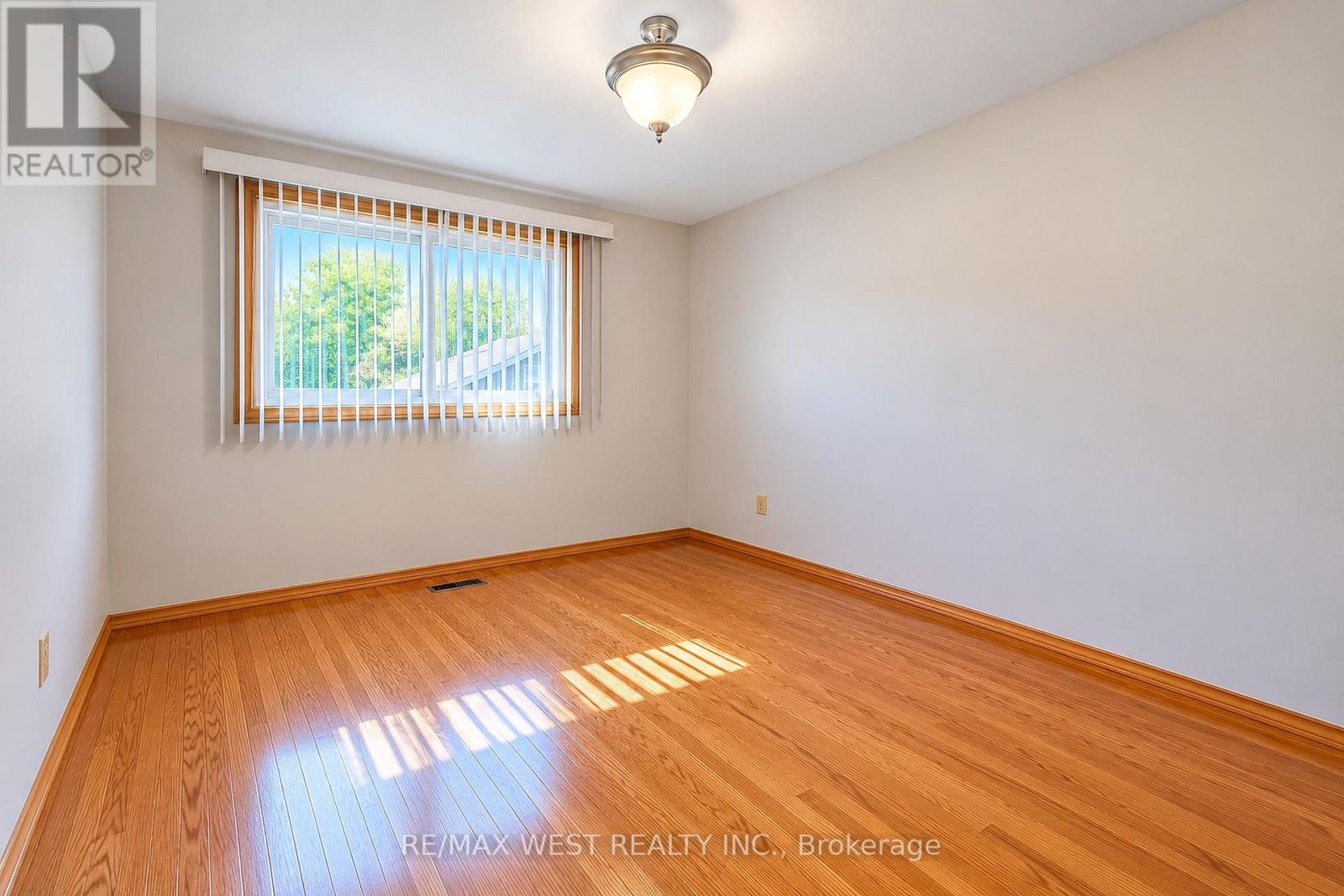 34 Glen Castle Drive, Hamilton, Ontario  L8G 2Z4 - Photo 8 - X13869148