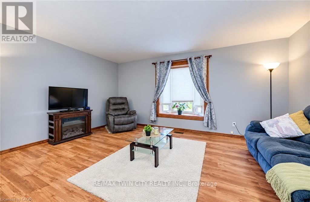 136 Sekura Crescent, Cambridge, Ontario  N1R 7E9 - Photo 5 - X13869220