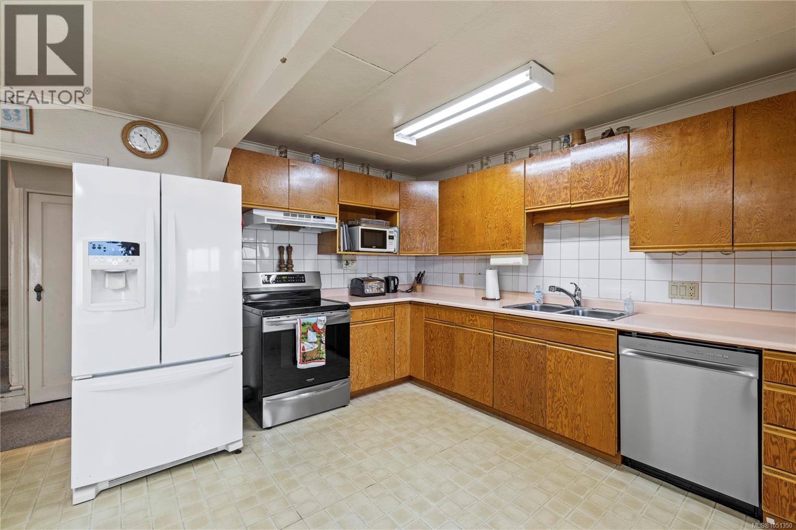 2535 Battersea Rd