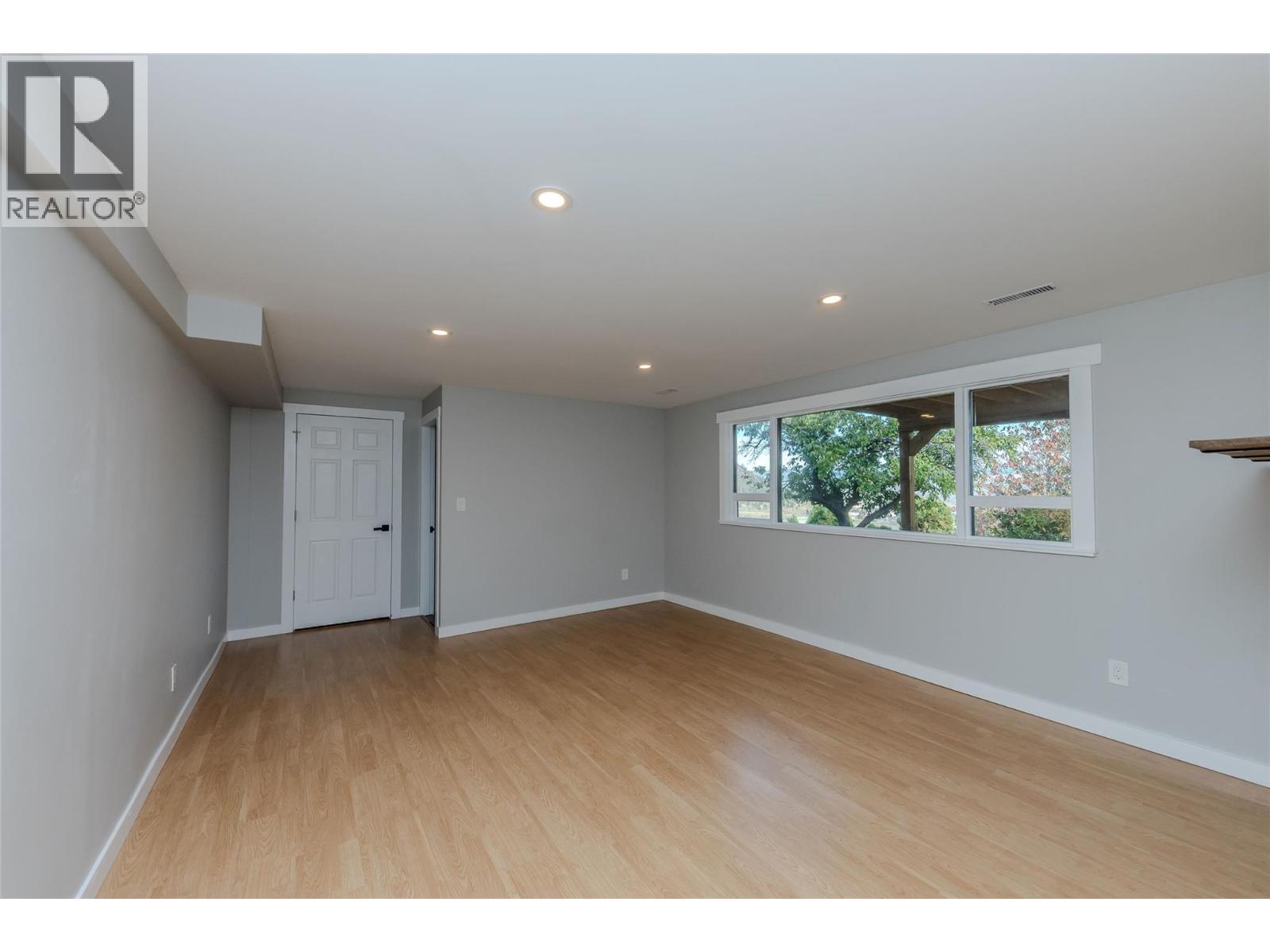 891 Gleneagles Drive
