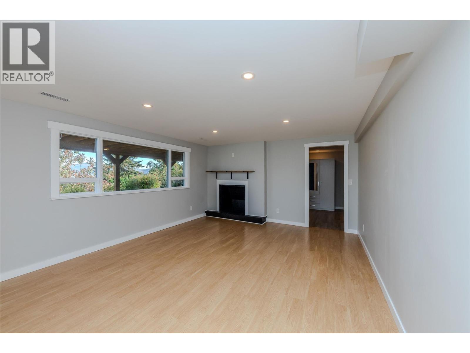 891 Gleneagles Drive