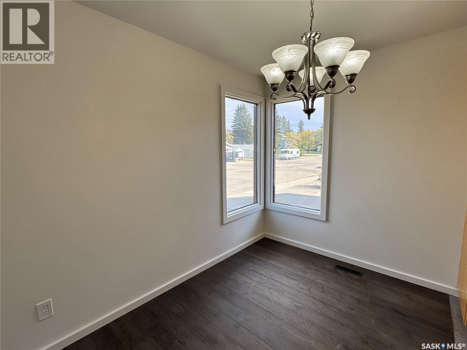 218 2nd Avenue E, Biggar, Saskatchewan  S0K 0M0 - Photo 10 - SK050507