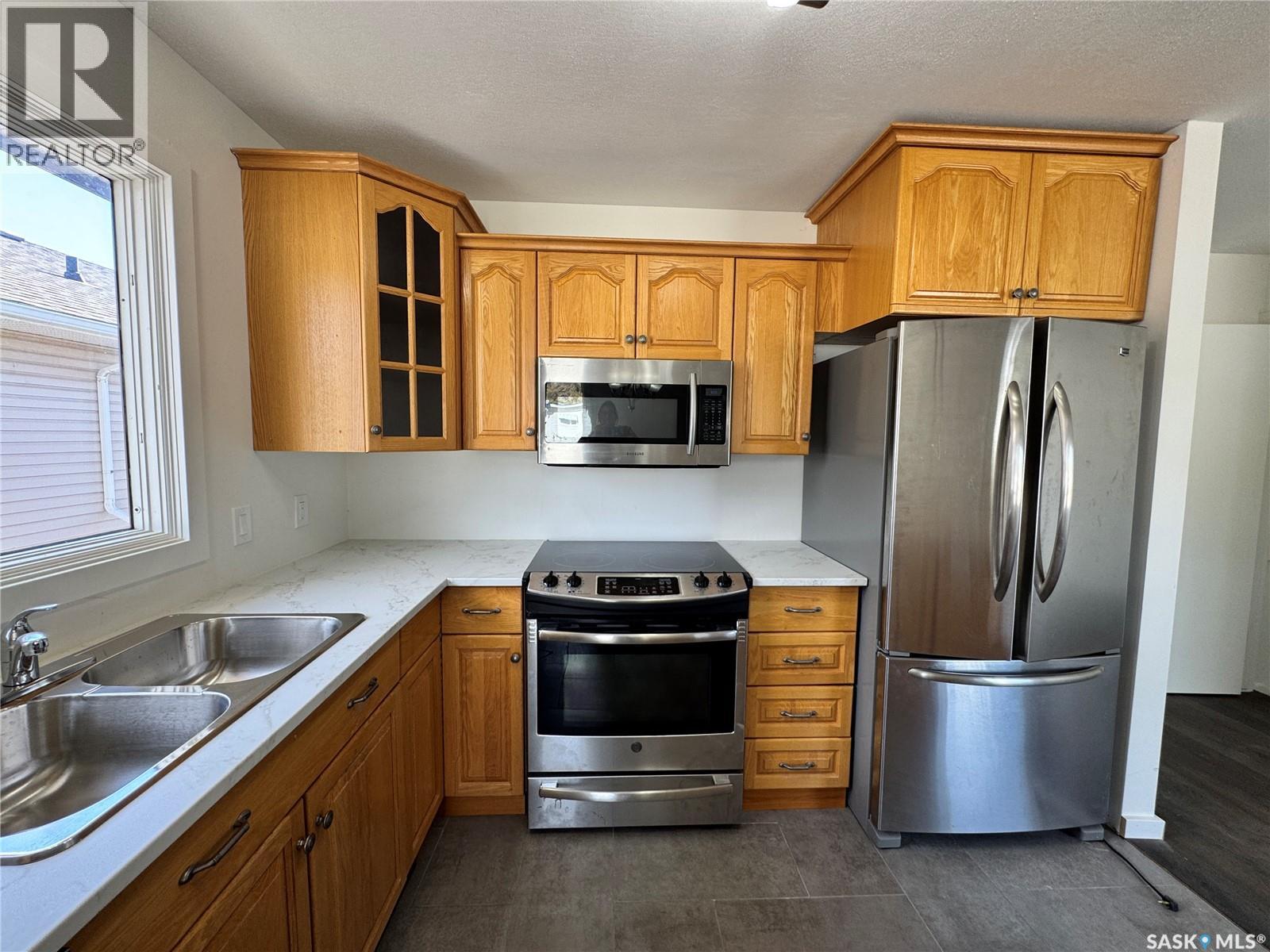 218 2nd Avenue E, Biggar, Saskatchewan  S0K 0M0 - Photo 5 - SK050507